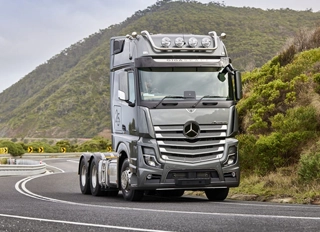 mercedes_trucks_blog_card_image